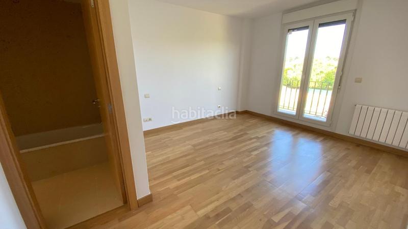 Foto 67e8fe41-1c71-42ad-a7fd-e1d529a949ee. Reihenhaus mit parking in Comillas