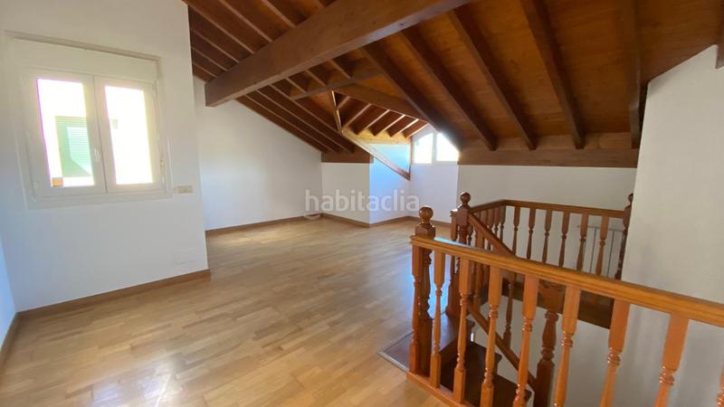 Foto 948106dc-47d0-479b-b644-f38b53495633. Reihenhaus mit parking in Comillas