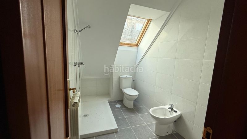 Foto e4444bd3-aba8-44a4-8bb4-acfd0e259dbd. Edifici a canton (el) 24 a Limpias