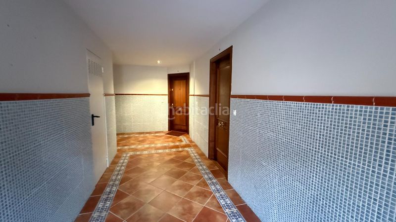 Foto f9623883-bc76-481e-b153-9860fc6764ea. Edifici a canton (el) 24 a Limpias
