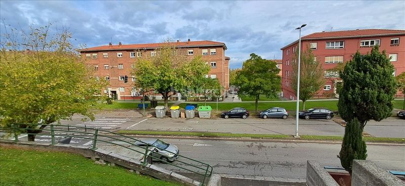 Foto 8eb402b1-ba2b-4ee7-9758-164f7b93810d. Apartament amb aparcament a Alisal - San Román Santander