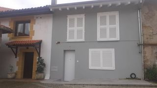 Casa adosada en Barrio rodezas 3. Adosado de 2 dormitorios en udias