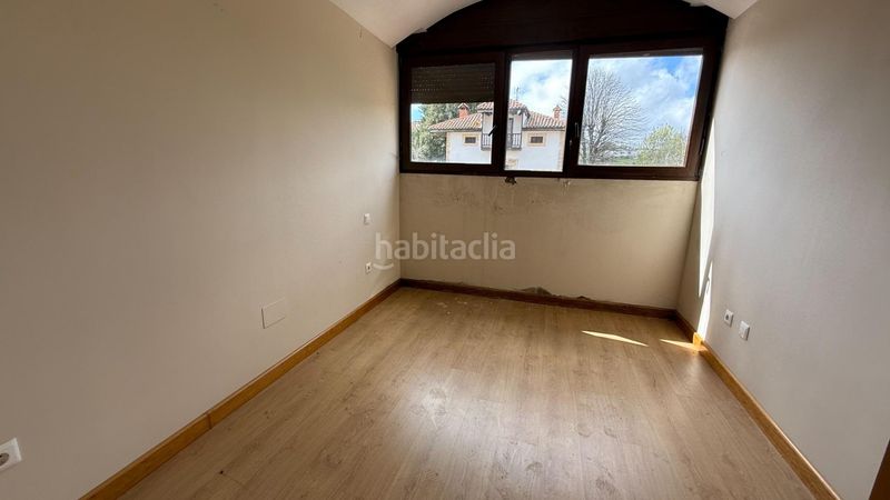 Foto ae3fb13d-7d4b-46bc-9af7-7c4c8a8f5ddb. Edificio in valles 73 in Reocín