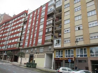 Local Comercial a JOSE MANUEL PEDREGAL 18