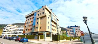 Aparcament cotxe  Calle santiago de compostela
