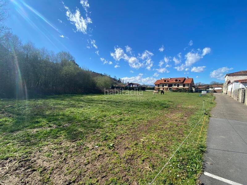 Foto bce261af-9b7b-4ebc-a0bb-05ea362e4177. Terreno residencial en Reocín