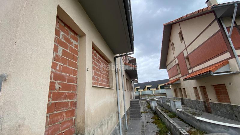 Foto 0db4600b-64fa-4b16-8e69-746b1263fefa. Edificio promoción para inversores en Cartes