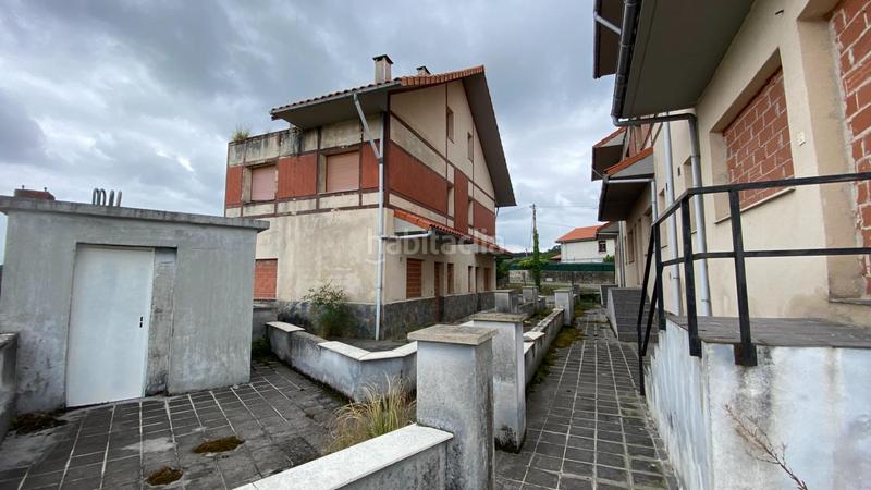 Foto c88b0419-b08a-40e6-adfa-e97e253916c3. Edificio promoción para inversores en Cartes