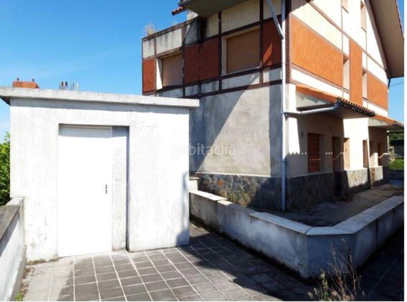 Foto d98ba1d8-6c16-4ba8-9e8e-e96408a62e9c. Edificio promoción para inversores en Cartes