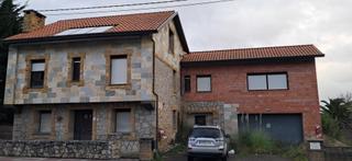 Casa a Barrio mijares 16. Casa independiente con jardín