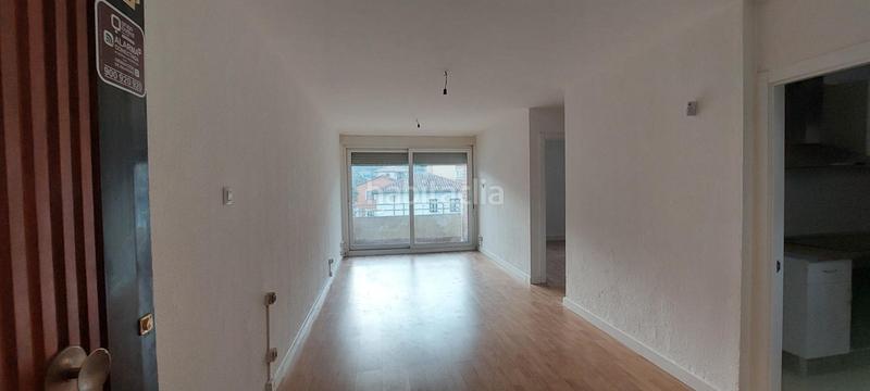 Foto 131fa6e1-ba39-42b7-935e-f1a59b02149c. Piso en cantabria 45 piso en los corrales de 3 dormitorios en Corrales de Buelna (Los)