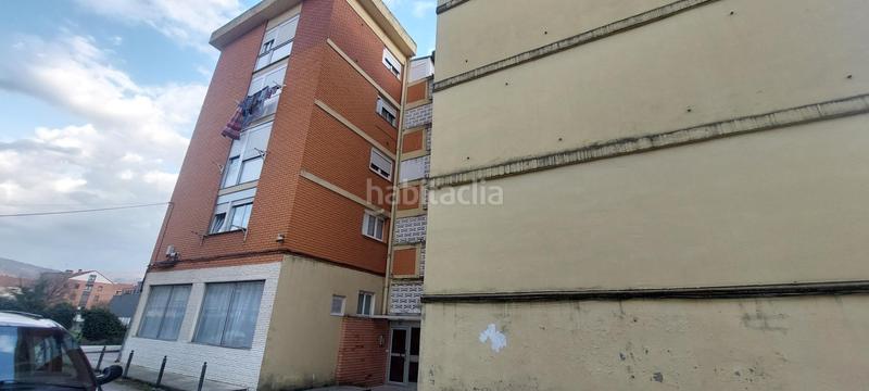 Foto 68308f09-3a69-43d7-b79d-f78be703c719. Piso en cantabria 45 piso en los corrales de 3 dormitorios en Corrales de Buelna (Los)
