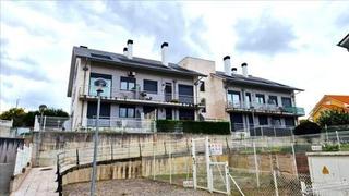 Aparcament cotxe a España-mogro 1385. Parking en mogro