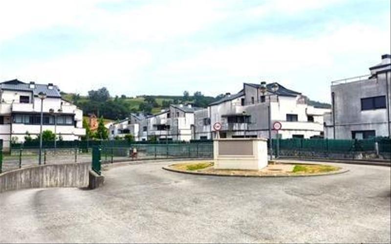 Foto 4ff14625-8584-49f5-8491-dfd9c5316706. Posto auto in barrio pomaluengo 67 in Castañeda