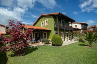 Casa  Avenida villanueva. Chalet individual en villanueva de colombresasturias