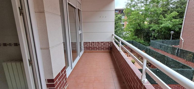 Foto e0e96603-c1b1-44ae-82e1-bf5f119bdde8. Piso en barrio 39716 1 estupendo piso a un paso de solares en Entrambasaguas