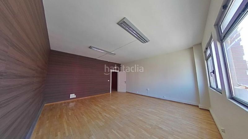 Foto e4b0c132-3491-492f-a6cd-9feecdb935cd. Oficina a calle tejera 5 a Alisal - San Román Santander