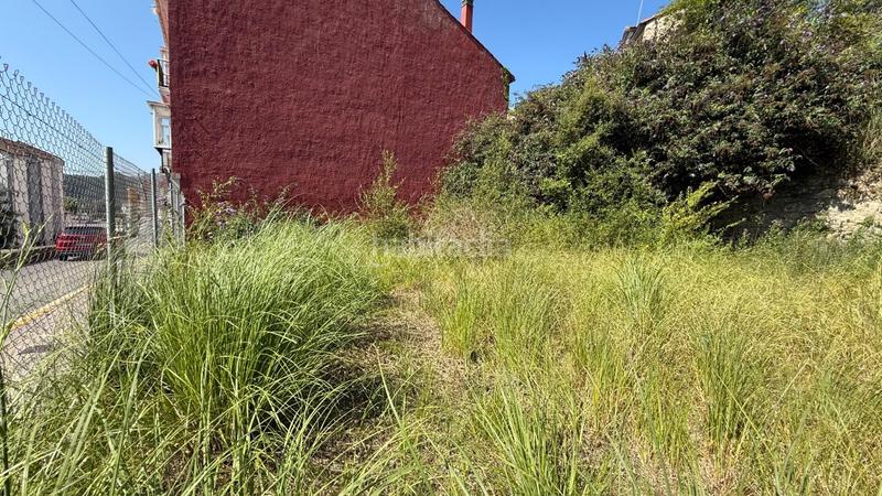 Foto dc39f1a6-16a1-4529-ab7f-7e22db935dd0. Terreny residencial a calle suárez inclán 27 a Muros de Nalón