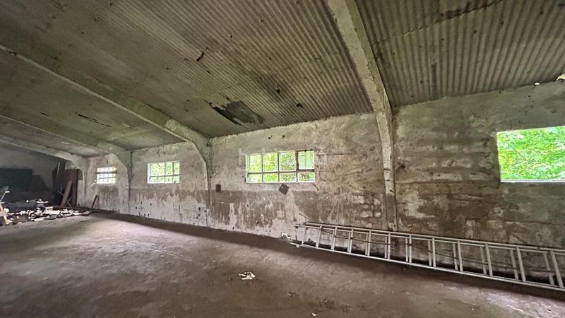 Foto ecf54925-bf42-45fc-86fd-dee93421d78e. Nau industrial a barrio solorz iglesia 4 a Solórzano