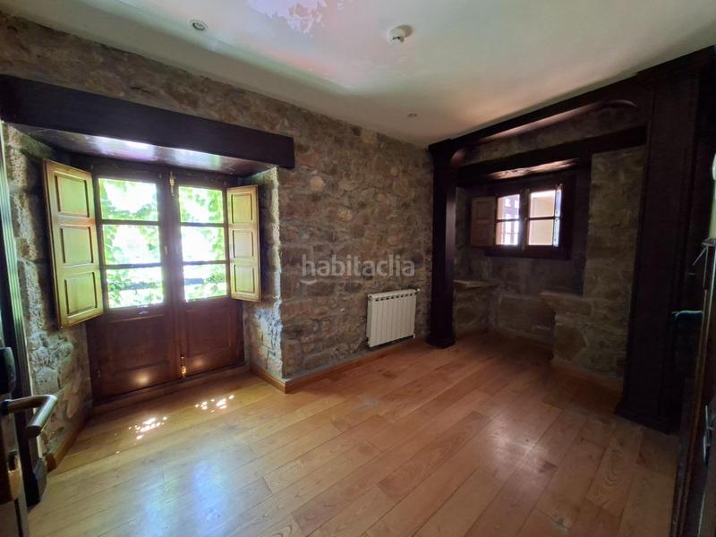 Foto 90126e7e-bca5-4c74-9550-3e59665160a8. Edificio in lugar lugar de tuña in Tineo