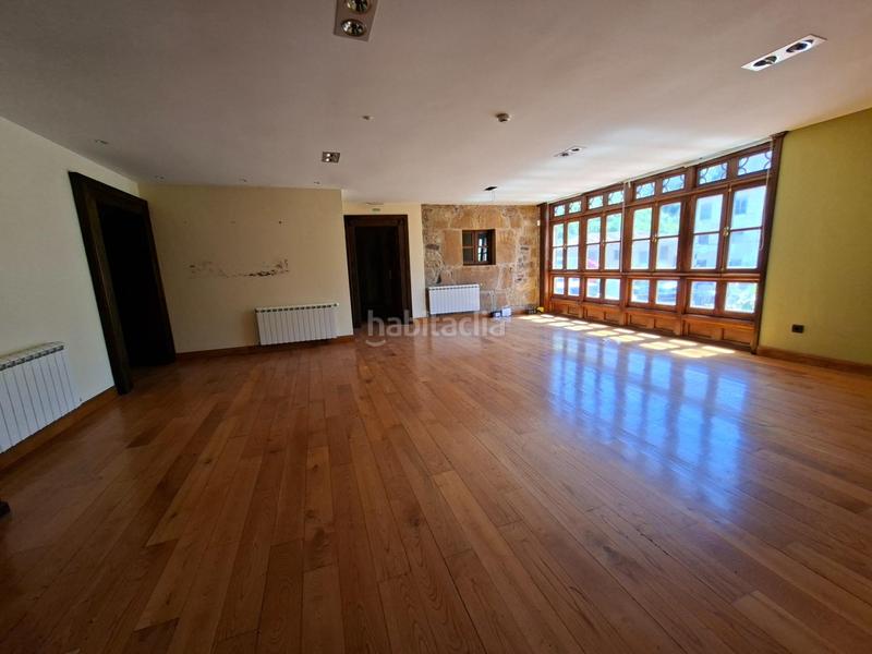 Foto ba2a0f9b-dfba-4ea8-bc3f-30aef1010135. Edificio in lugar lugar de tuña in Tineo