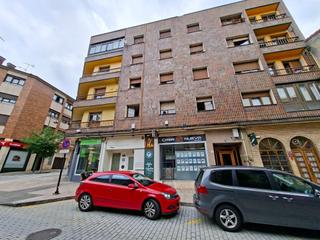 Pis  Calle calle celleruelo, 34. Se vende piso en el centro de pola de siero