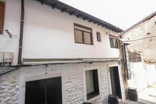 Pis a San Vicente de la Barquera. Piso centro de san vicente de la barquera