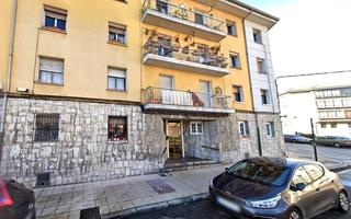 Planta baja  Calle calle de piloña, 11. Se vende piso alquilado en oviedo
