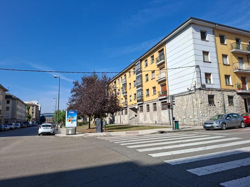 Foto 21da7903-70e5-4edb-8df5-71f865235170. Planta baja se vende piso alquilado en Ventanielles Oviedo