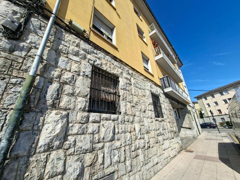 Foto dc2ad3f2-9d75-411d-ae0d-4026fd9d8199. Planta baja se vende piso alquilado en Ventanielles Oviedo