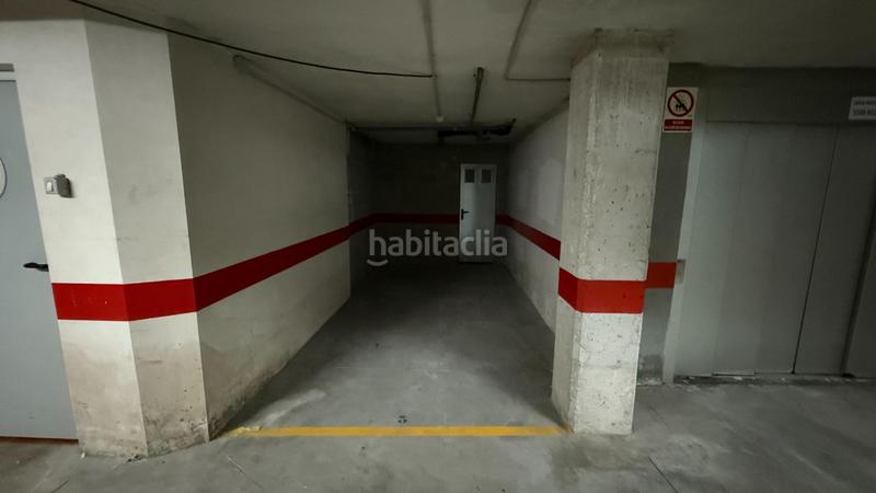 Foto 5dac9d98-0142-406d-8fbe-609ef32b3be5. Parking coche en de pablo iglesias 15 en Sama Langreo