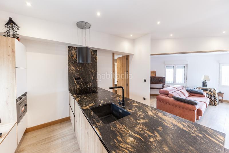 Foto 2679a25c-e8e5-42d1-9002-a002549605e1. Àtic amb calefacció a Centro Gijón