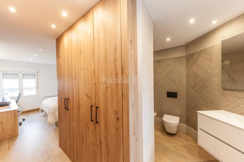 Foto 594c9260-1948-4eba-aa83-6327ba265ce2. Àtic amb calefacció a Centro Gijón