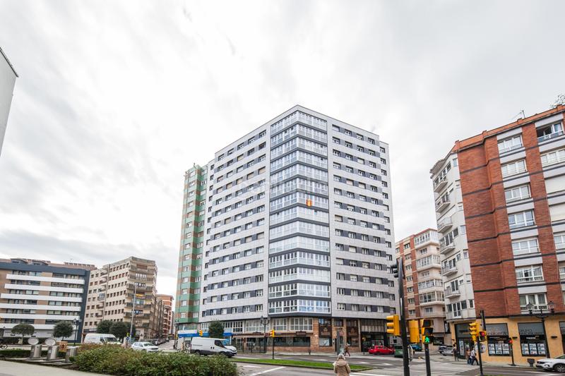 Foto 70b79079-c6aa-4176-8674-94333a2ebd80. Àtic amb calefacció a Centro Gijón