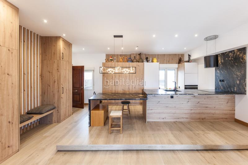 Foto c623487c-0f43-44b1-be18-3765ab9f01ca. Àtic amb calefacció a Centro Gijón