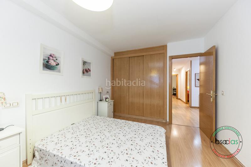 Foto cbb18cee-c88e-4035-873b-97dd8d61f335. Flat with heating in Buenavista Oviedo