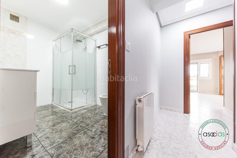 Foto 0e33823e-a2c5-42c6-b1a5-82229b477983. Piso altura y dos terrazas con vistas en Llano Gijón