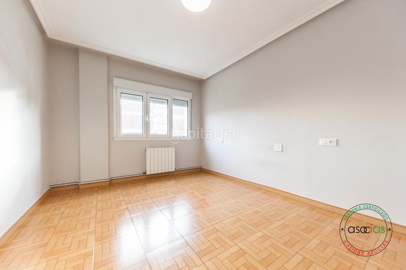 Foto 6695be43-a01a-41b7-9c77-bd2c6d8ca99c. Piso altura y dos terrazas con vistas en Llano Gijón