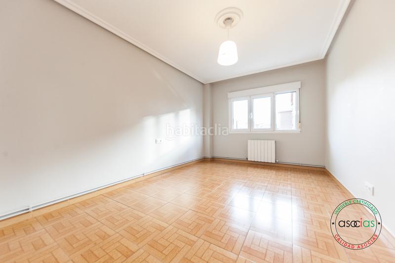 Foto 84de36af-7f06-4bf5-a6e5-3aed4413046f. Piso altura y dos terrazas con vistas en Llano Gijón