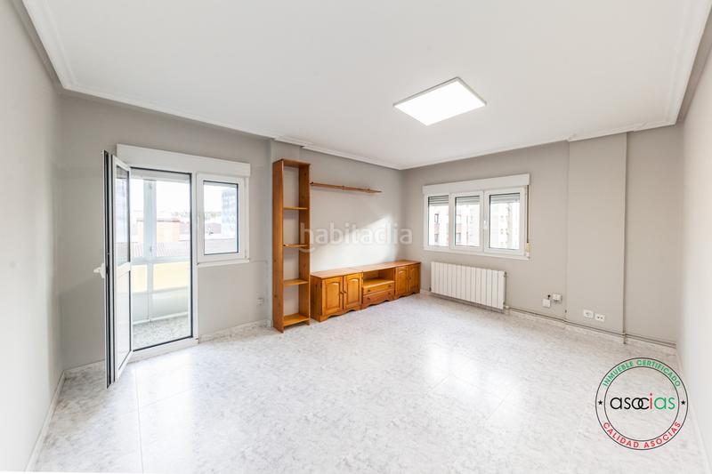 Foto a78ef294-e90a-4cc1-bec1-60f2a317afd5. Piso altura y dos terrazas con vistas en Llano Gijón