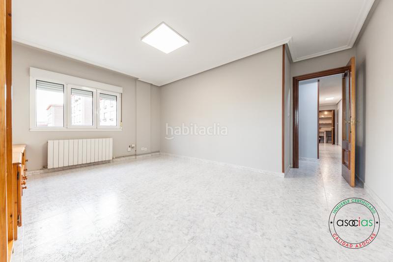 Foto d9114179-dabf-4d23-96cb-623444bec39b. Piso altura y dos terrazas con vistas en Llano Gijón