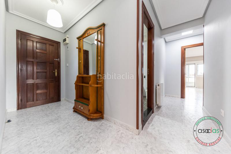 Foto ea6aad0b-4666-47d2-857e-11aac9610c7c. Piso altura y dos terrazas con vistas en Llano Gijón