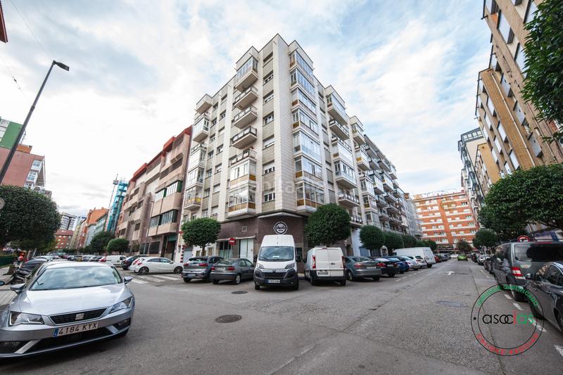 Foto ea7b0e8a-e6d4-40e4-845d-1a2b1d54e3ae. Piso altura y dos terrazas con vistas en Llano Gijón