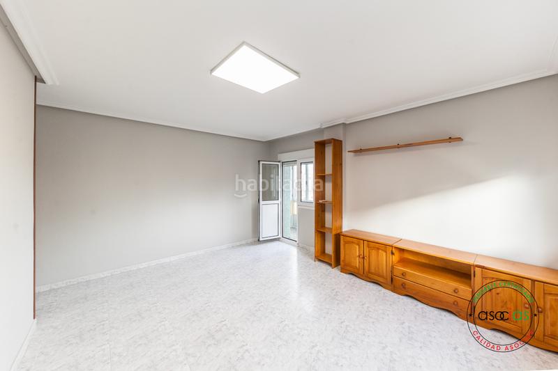 Foto fe42b121-fb24-4308-b2cc-fed5760df962. Piso altura y dos terrazas con vistas en Llano Gijón