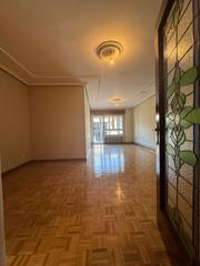 Miete Etagenwohnung  Gijón - c/ uria. Amplia vivienda en alquiler al lado de la plaza san miguel