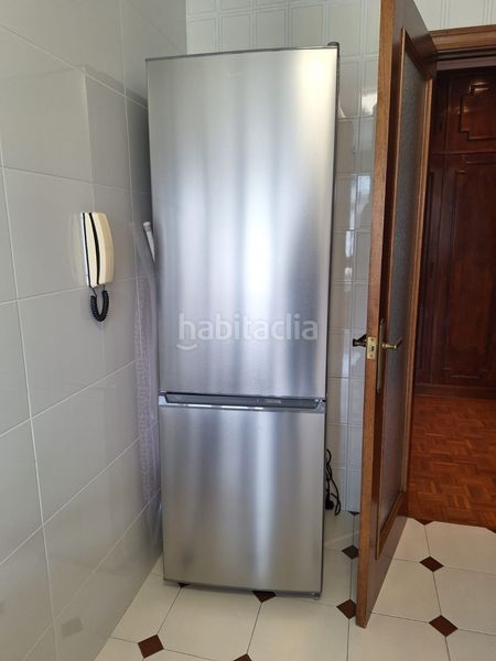 Foto 43c5f9b3-1be7-4de7-8f6f-042b1ef1a017. Rent flat with heating in Centro Gijón