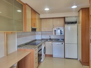 Lloguer Pis  Gijon - c/ jer0nimo gonzalez. Este encantador piso en alquiler, ubicado en el centro de gijón,