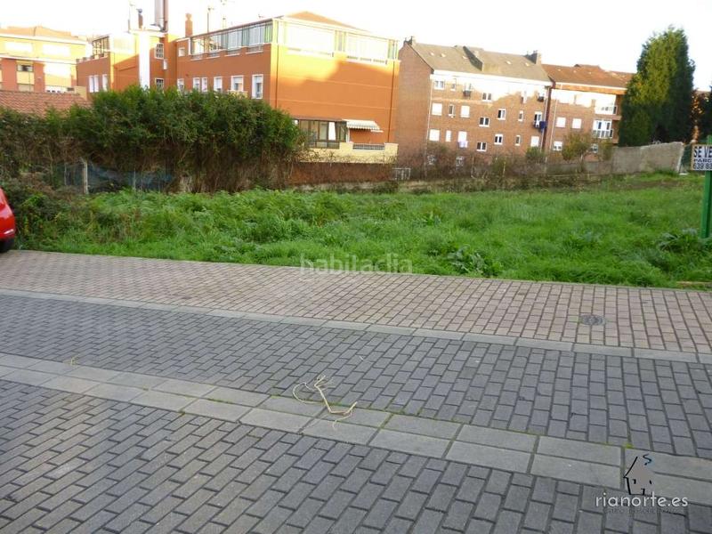 Foto 4b7fd8b2-82d5-4703-815c-465b0d3c9b7a. Terreno residencial parcela para dos adosados en venta en Avilés