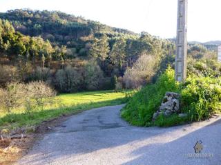 Terreny residencial a Illas. Finca edificable en callezuela