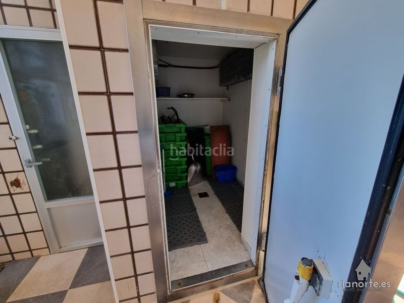 Foto a250b53b-38a8-40a4-ba27-1ed87bd76535. Rent business premise in Llaranes Avilés